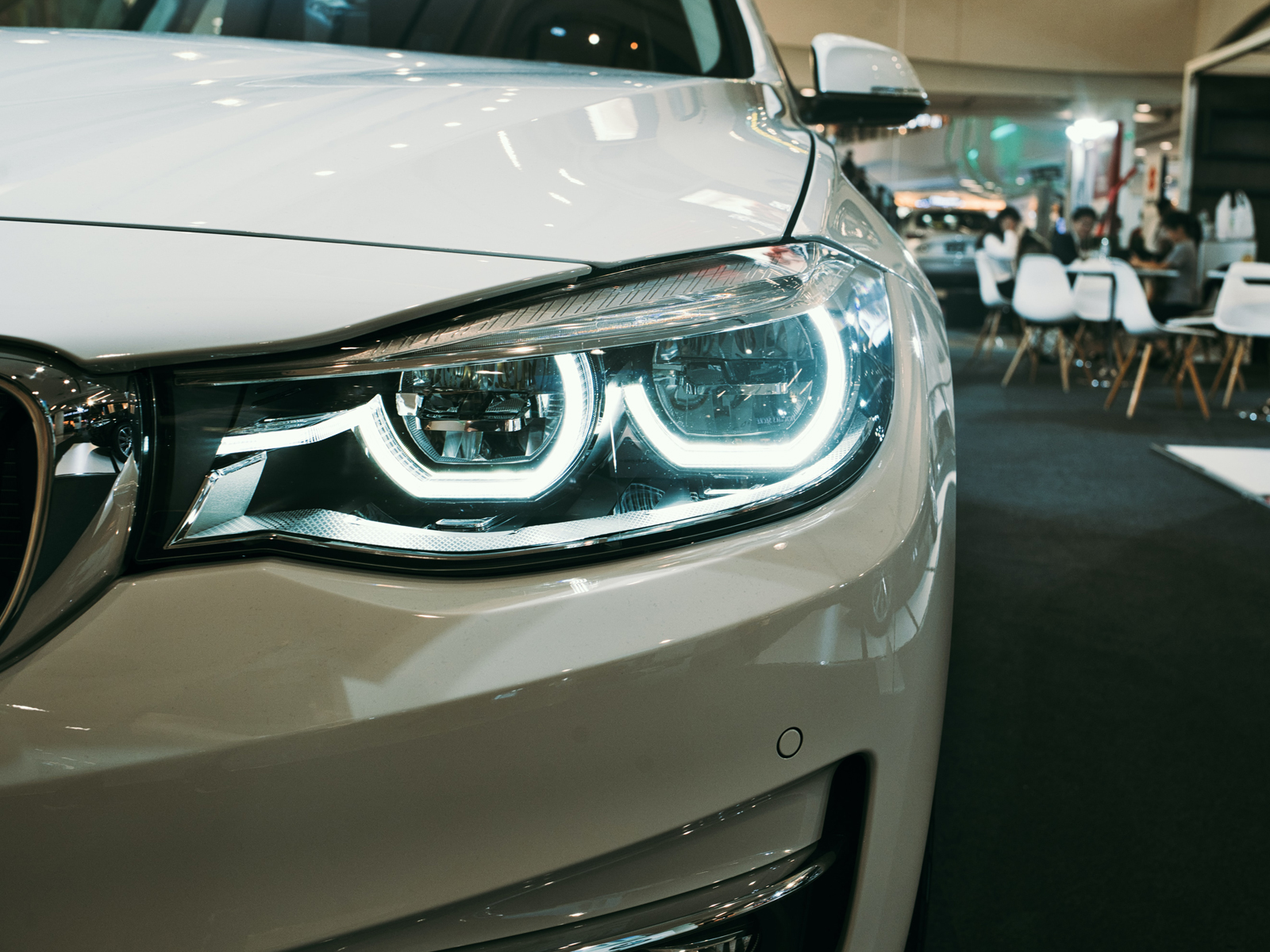 britestart-car-showroom